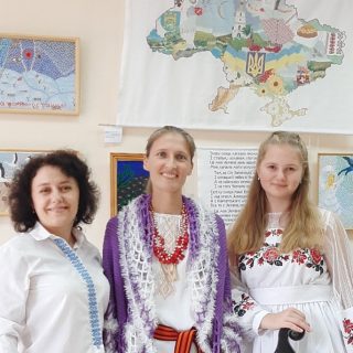Українська пісня у вишивці