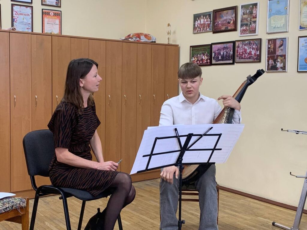 Відкритий урок з бандури: комплексний підхід у підготовці учня до публічного виступу