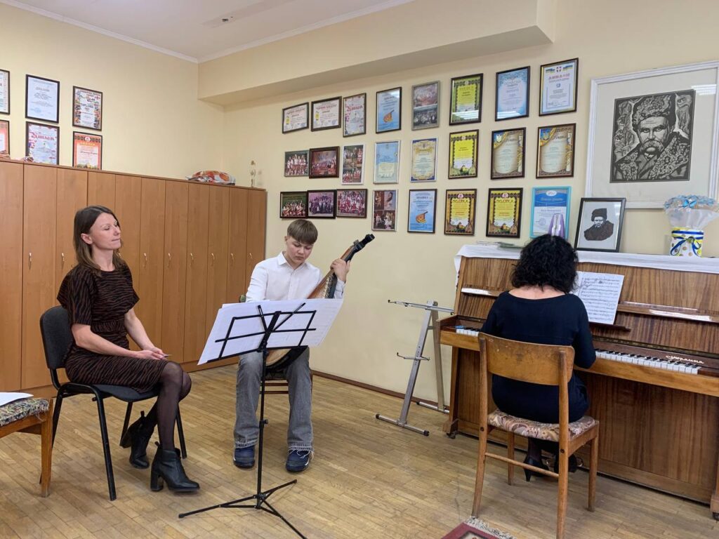 Відкритий урок з бандури: комплексний підхід у підготовці учня до публічного виступу