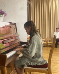 Естер Крижановська