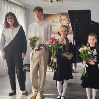 Музичні сходинки фортепіанної майстерності